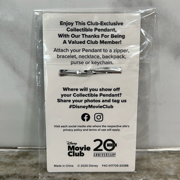 CINDERELLA Silver Pendant 20th Anniversary Charm BNIP DMC Disney Movie Club - Picture 3 of 3